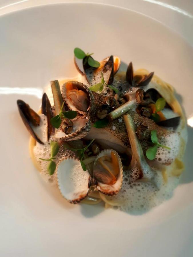 Saveurs De L'Abbaye Hotel Saintes Luaran gambar