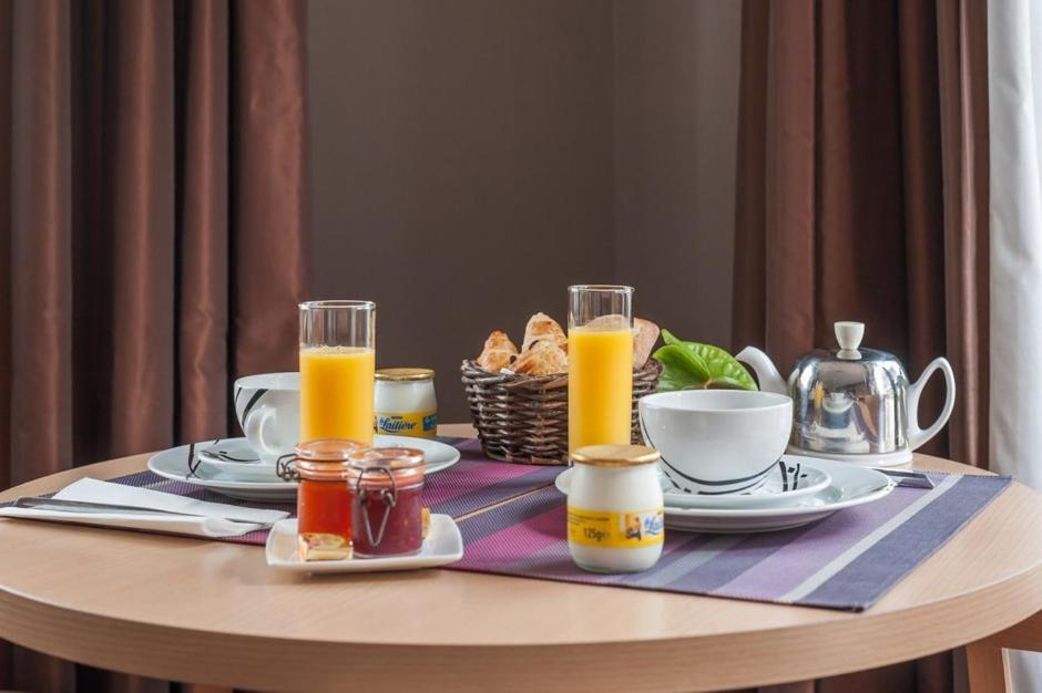 Saveurs De L'Abbaye Hotel Saintes Luaran gambar